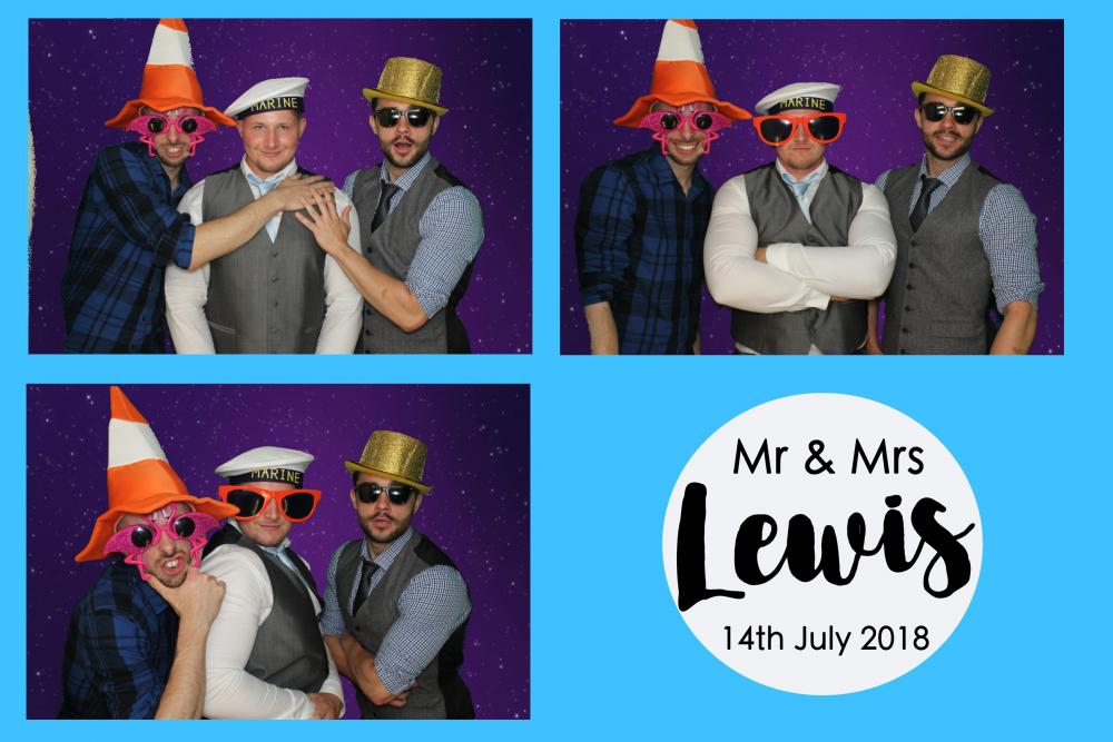 Mr & Mrs Lewis's Wedding | View more photos from the event at images.mobile-photo-booth.com/u/MobilePhotoBoothUK/Mr-Mrs-Lewiss-Wedding